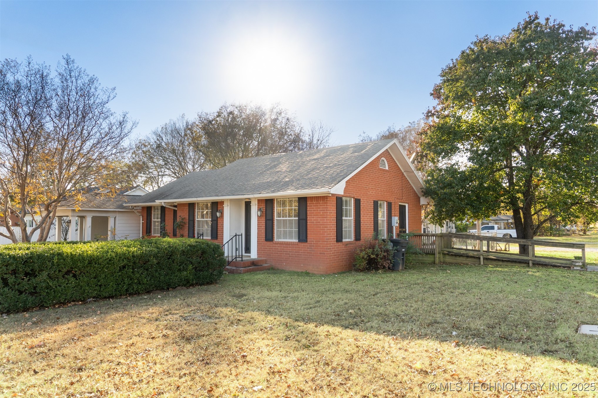 923 N 12th Avenue Property Photo 22