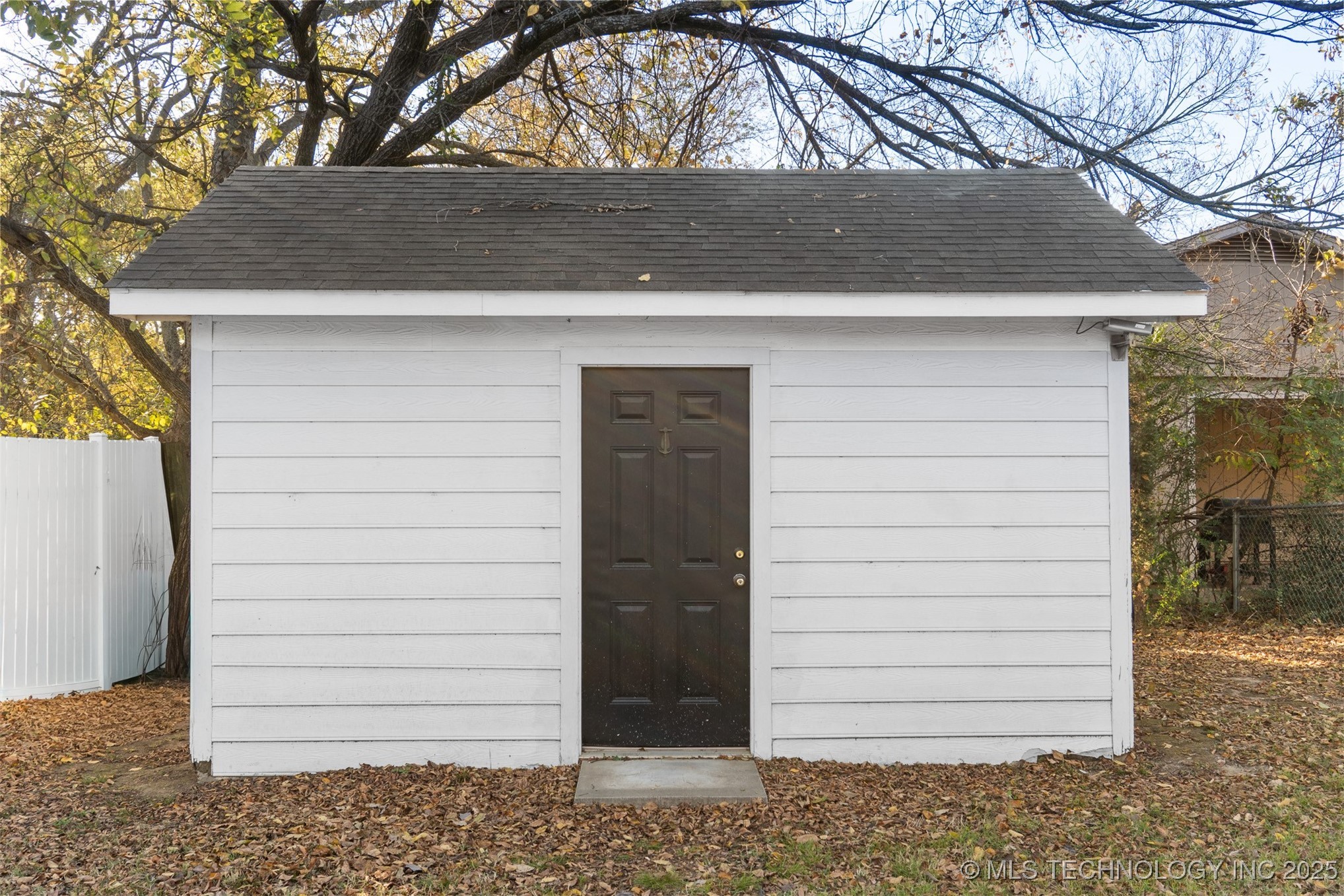 923 N 12th Avenue Property Photo 23