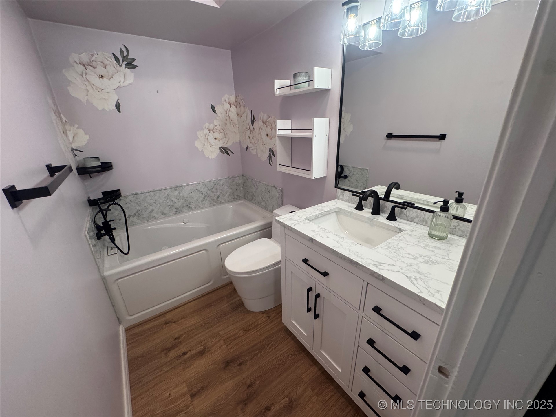 2834 E 90th Street 1802 Property Photo 7