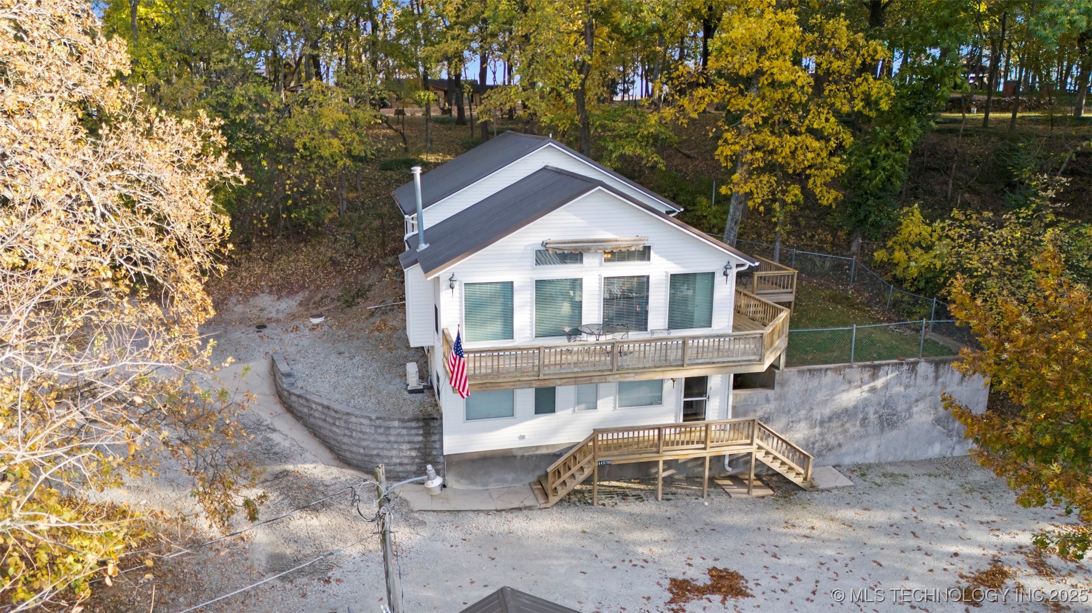 449700 E 355 Road Property Photo 2