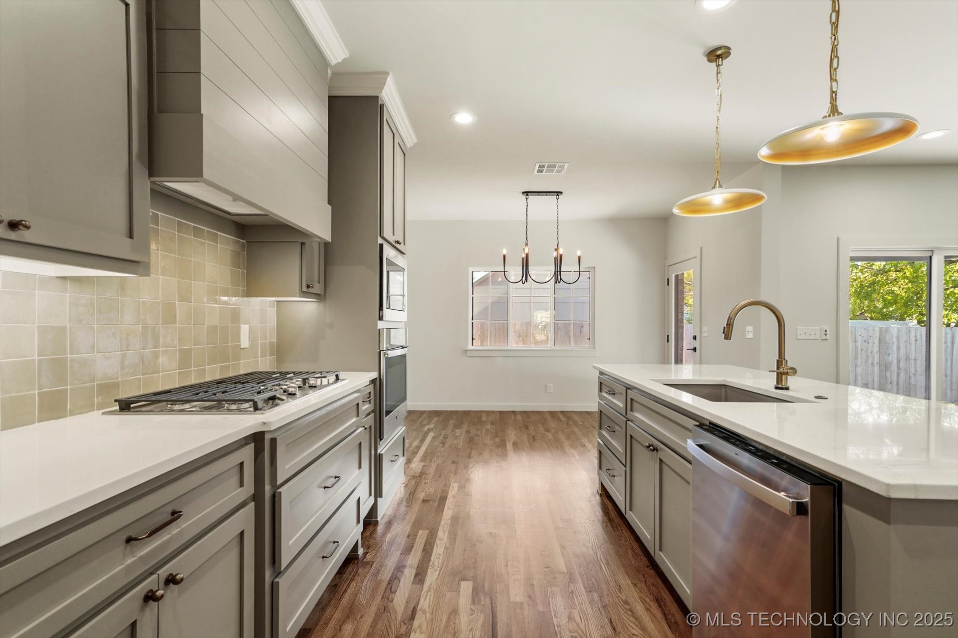 507 S Cedar Avenue Property Photo 9