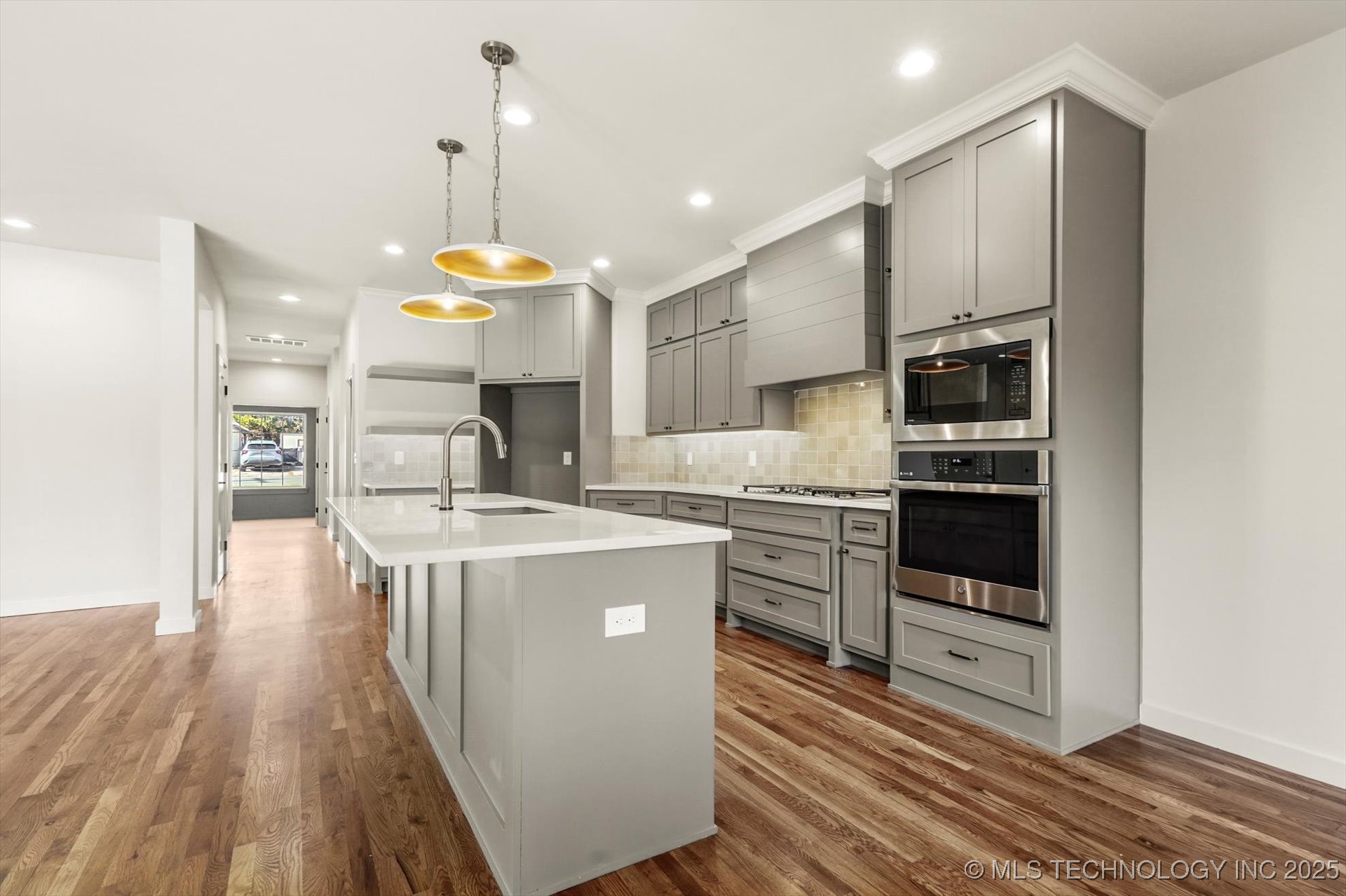 507 S Cedar Avenue Property Photo 10