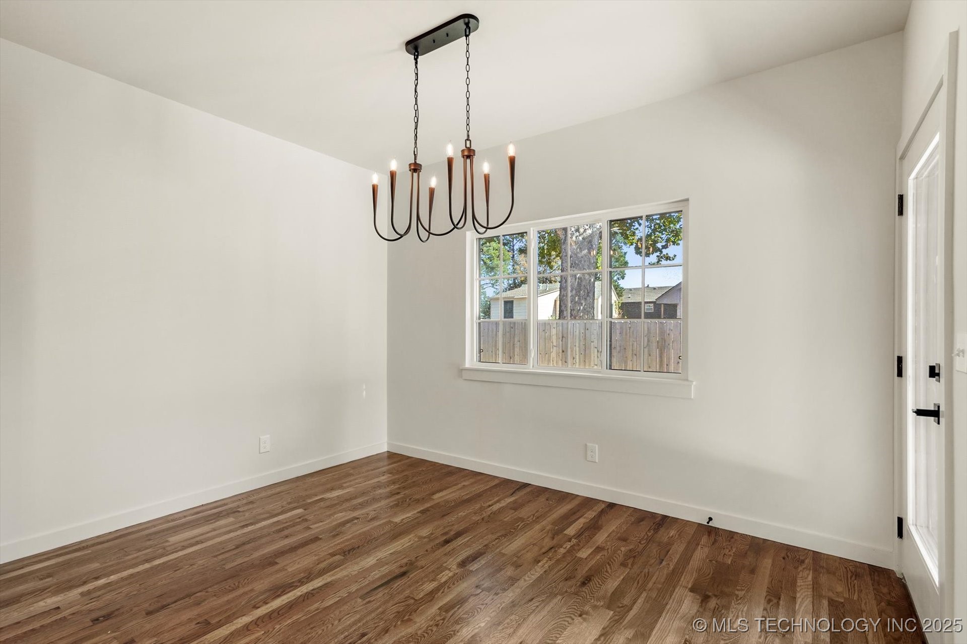 507 S Cedar Avenue Property Photo 11