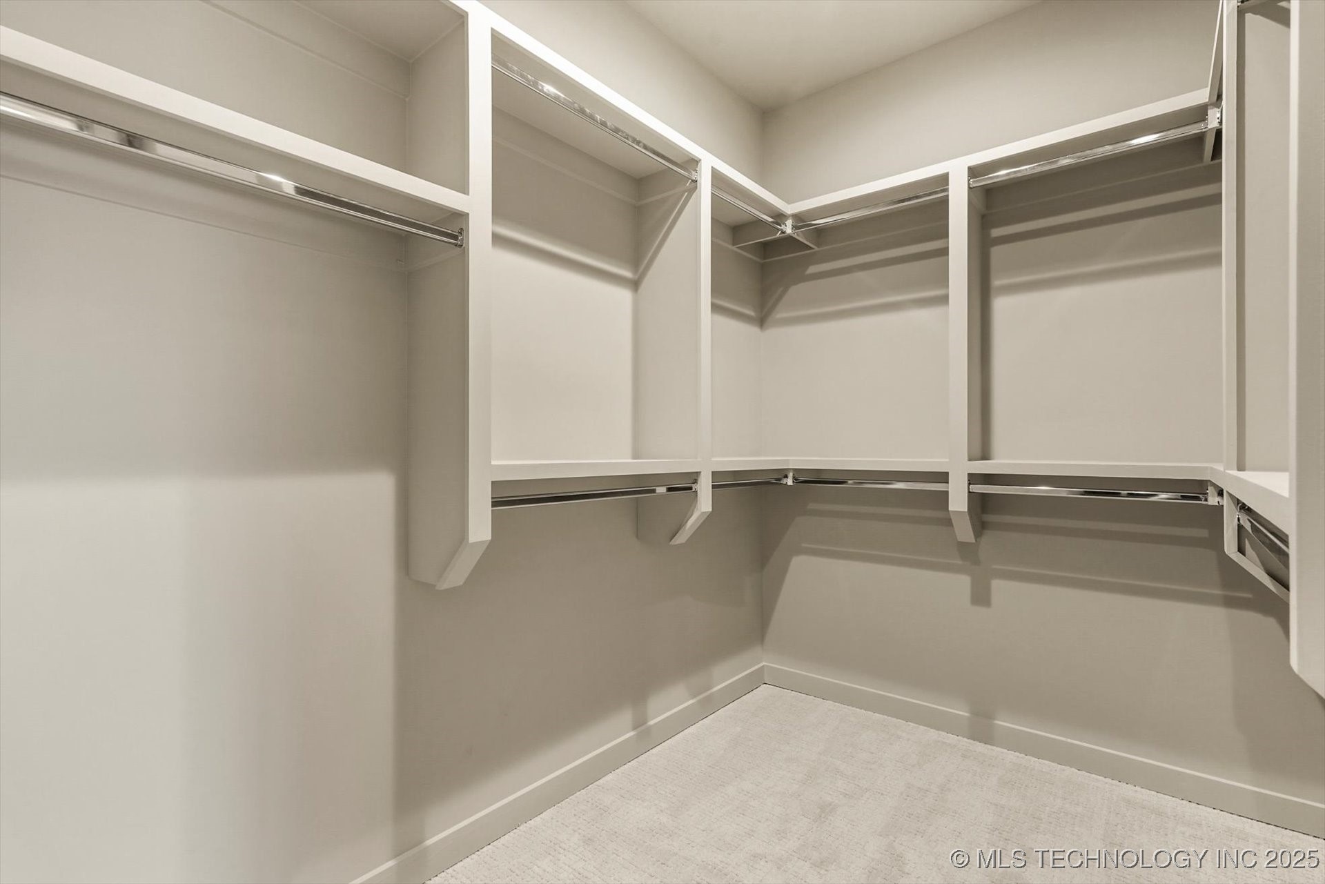 507 S Cedar Avenue Property Photo 18