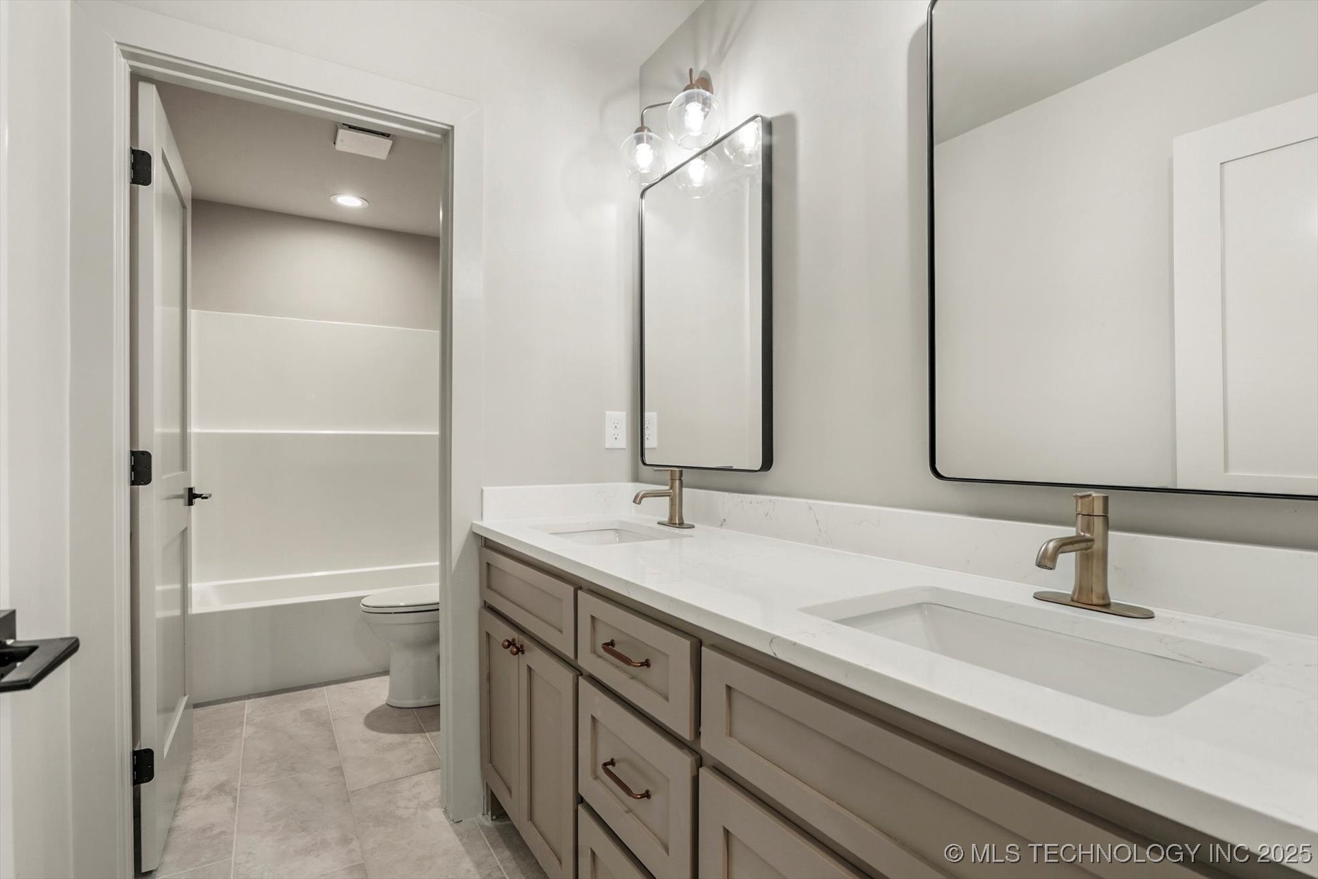 507 S Cedar Avenue Property Photo 24