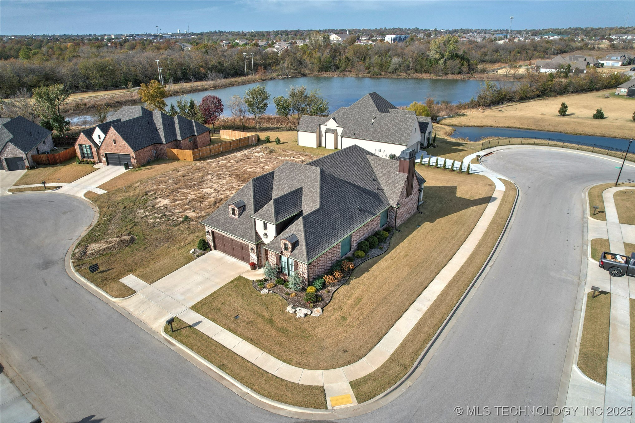 14511 E 80th Court North Property Photo 39