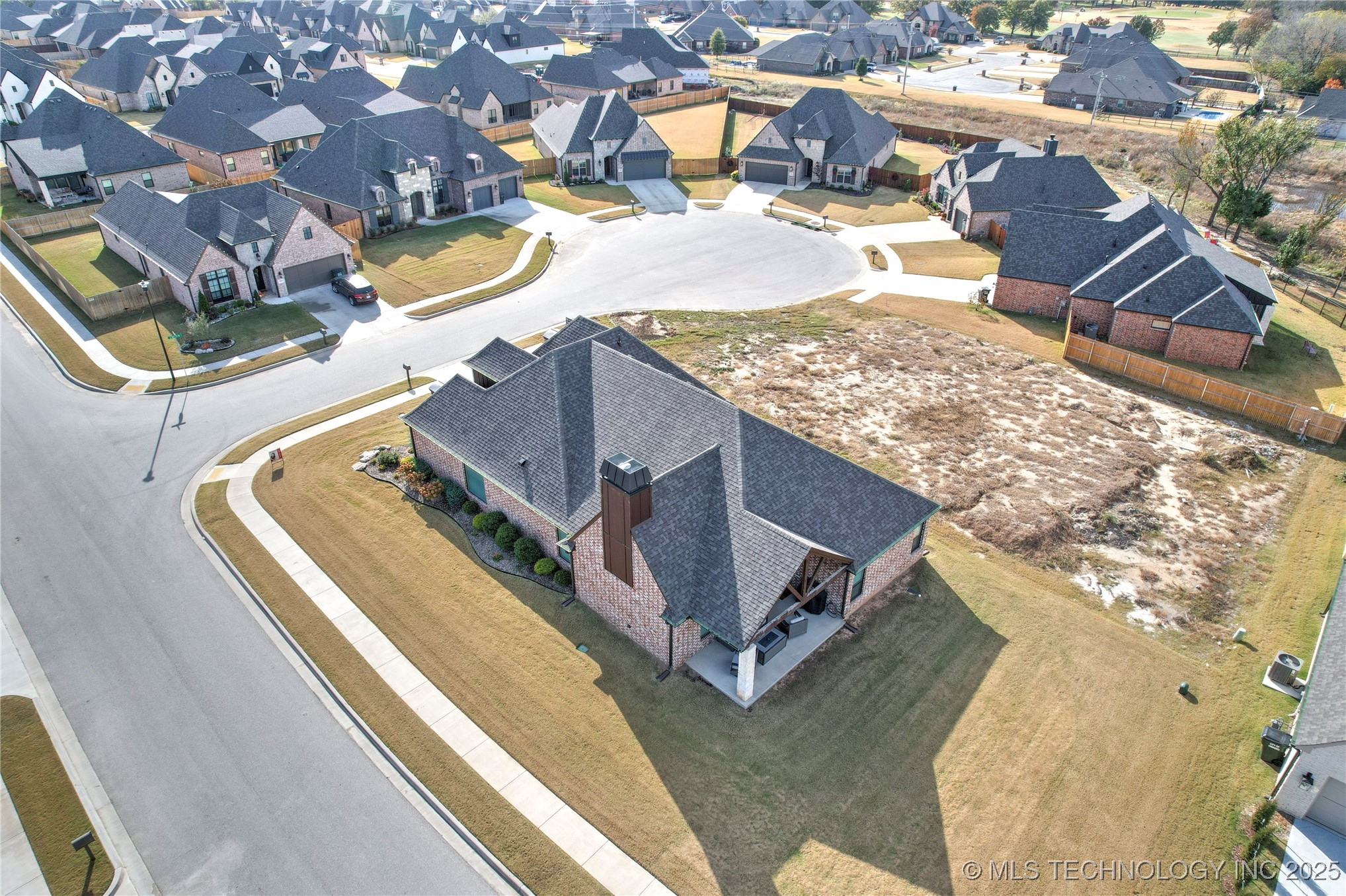 14511 E 80th Court North Property Photo 41