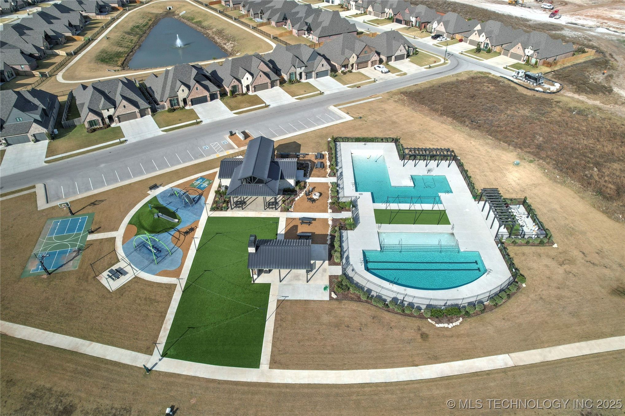 14511 E 80th Court North Property Photo 43