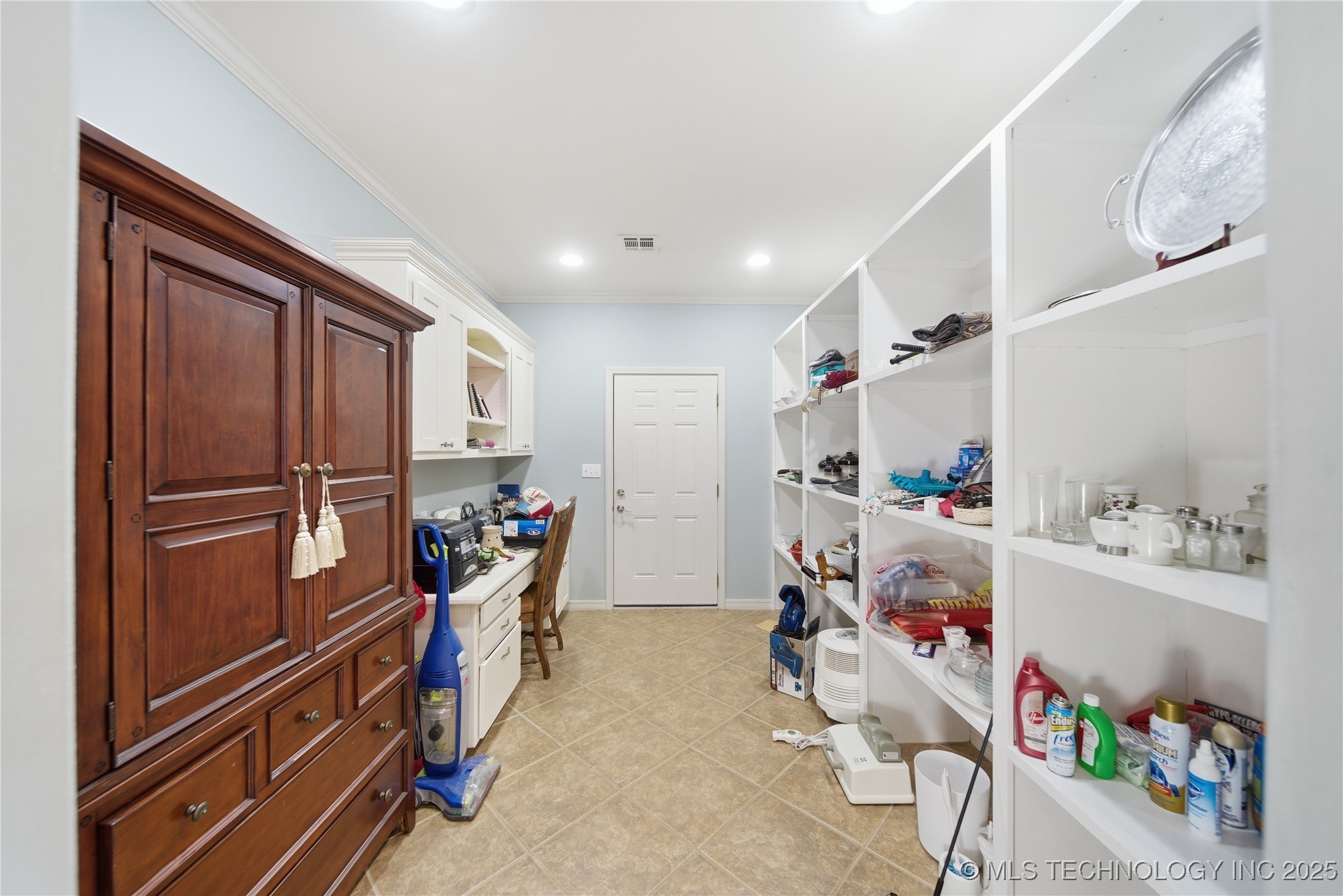 4225 Greentree Way 17a Property Photo 11