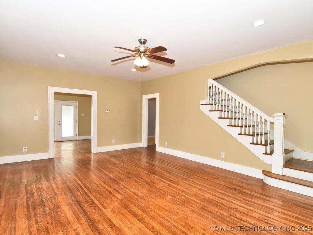 730 S Phoenix Avenue Property Photo 5