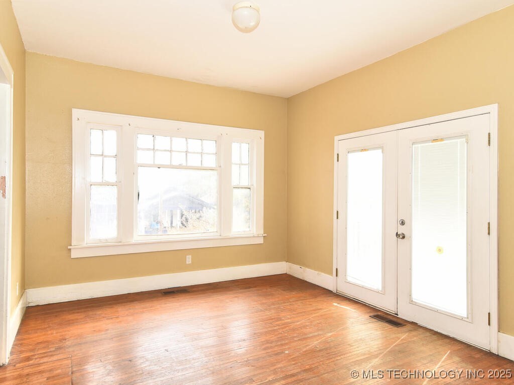 730 S Phoenix Avenue Property Photo 8