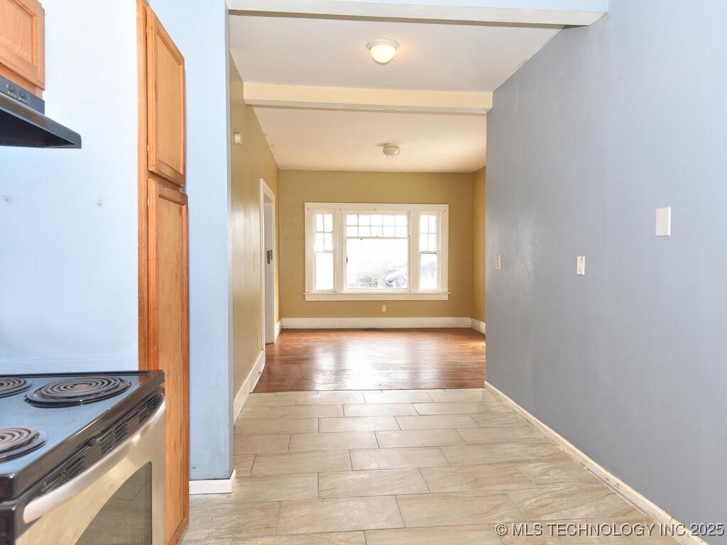 730 S Phoenix Avenue Property Photo 12