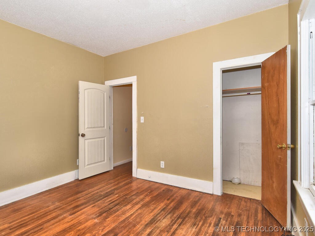 730 S Phoenix Avenue Property Photo 16