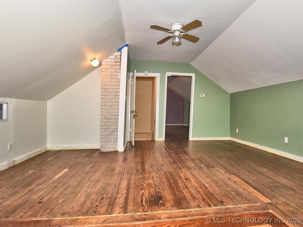 730 S Phoenix Avenue Property Photo 22