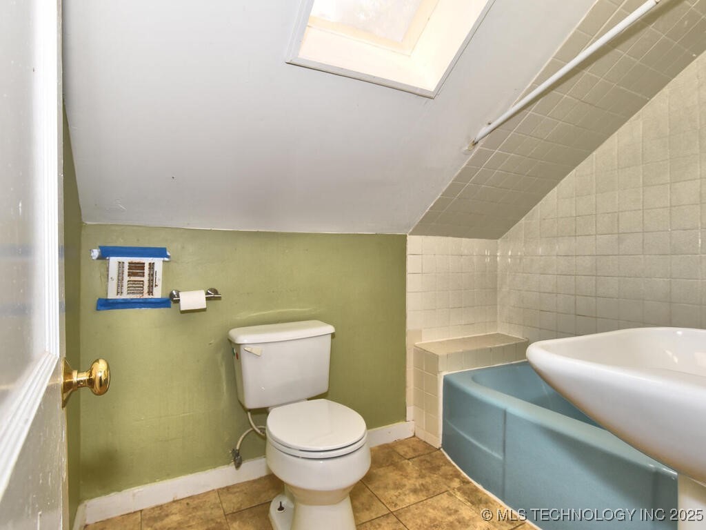 730 S Phoenix Avenue Property Photo 23