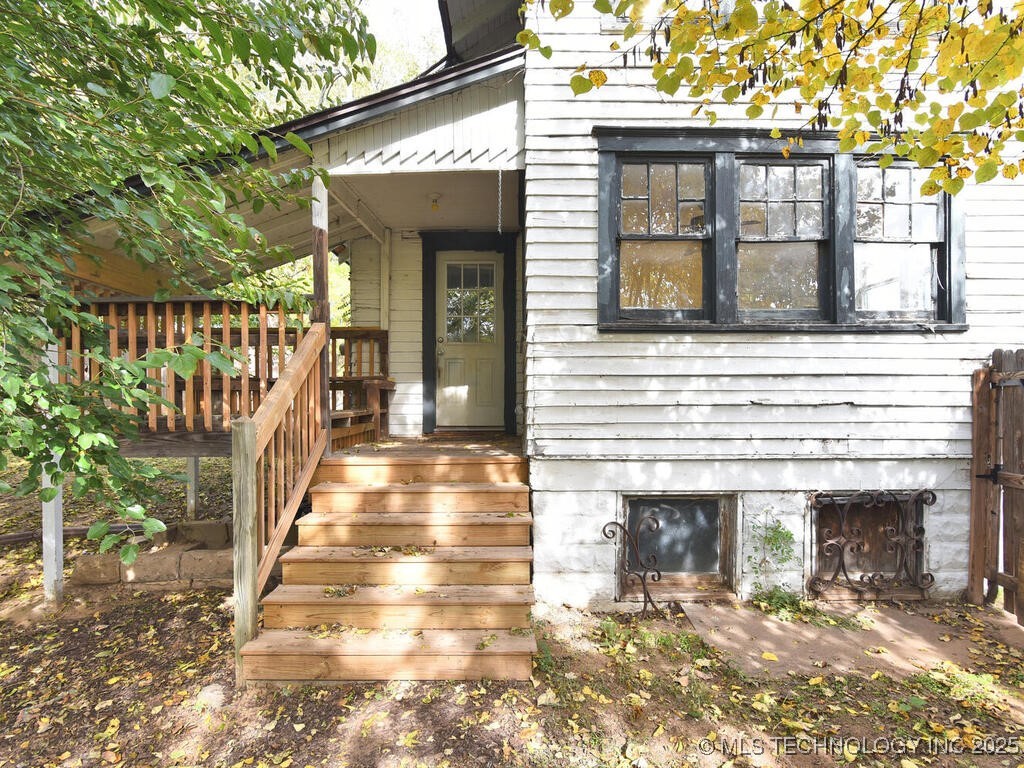 730 S Phoenix Avenue Property Photo 31