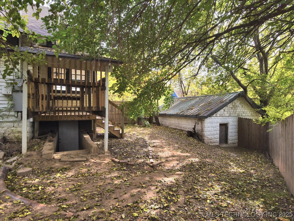 730 S Phoenix Avenue Property Photo 33