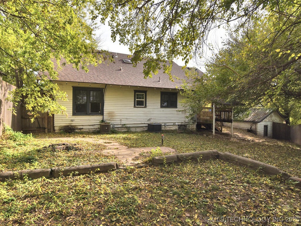 730 S Phoenix Avenue Property Photo 35