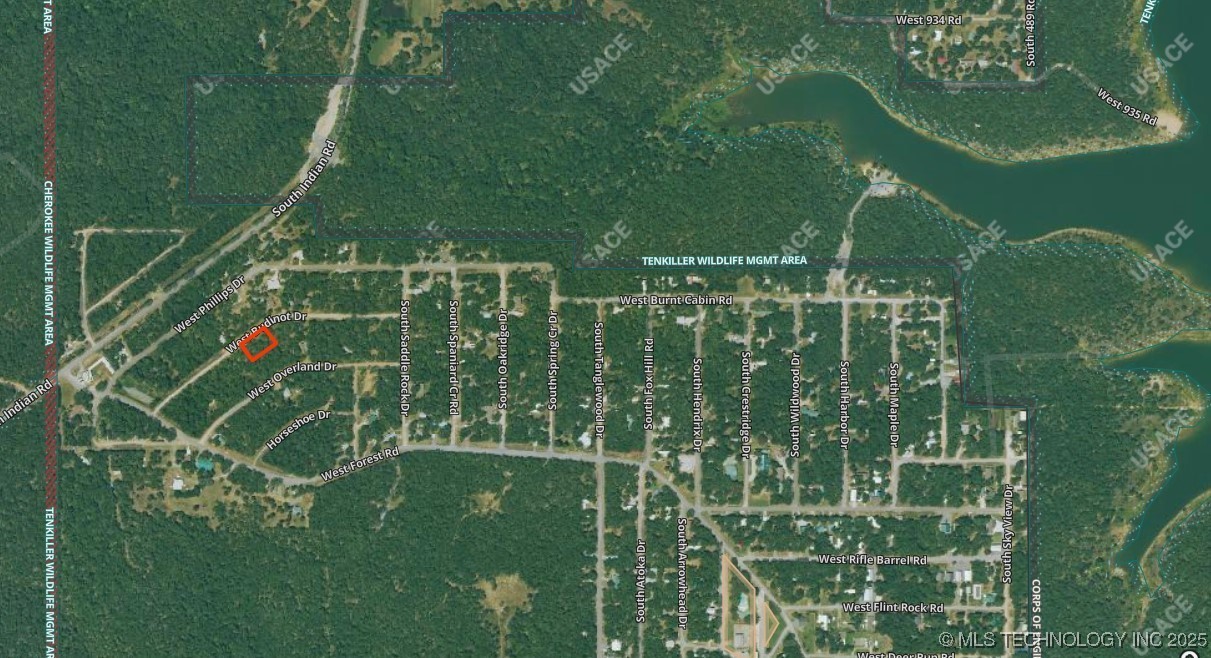 225 W Budinot Drive Property Photo 20