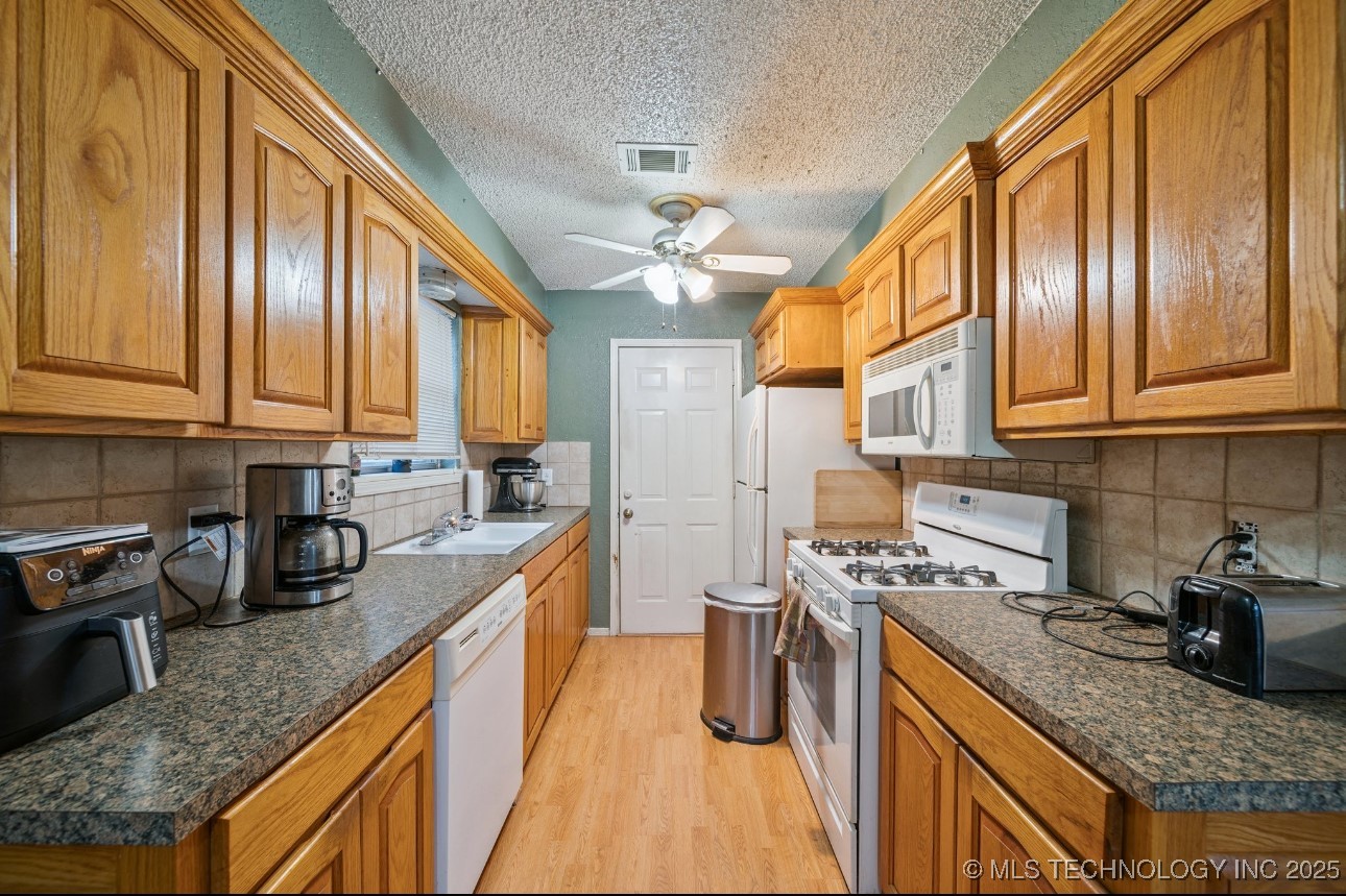 28652 E 139th St S Street S Property Photo 12