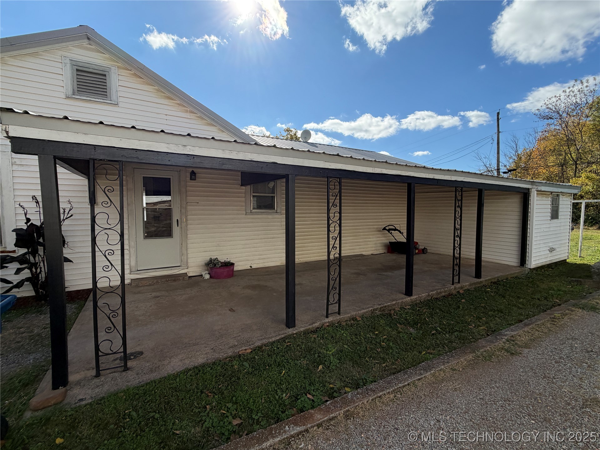 611 Sw 9th Property Photo 3