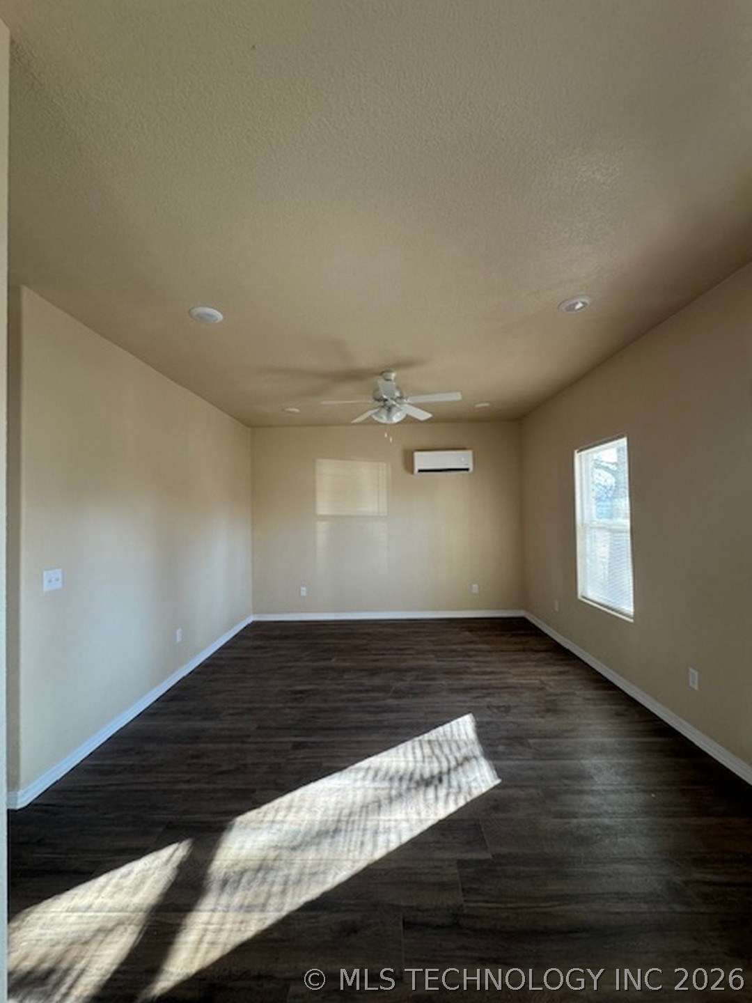 503 S Dogwood Street Property Photo 6