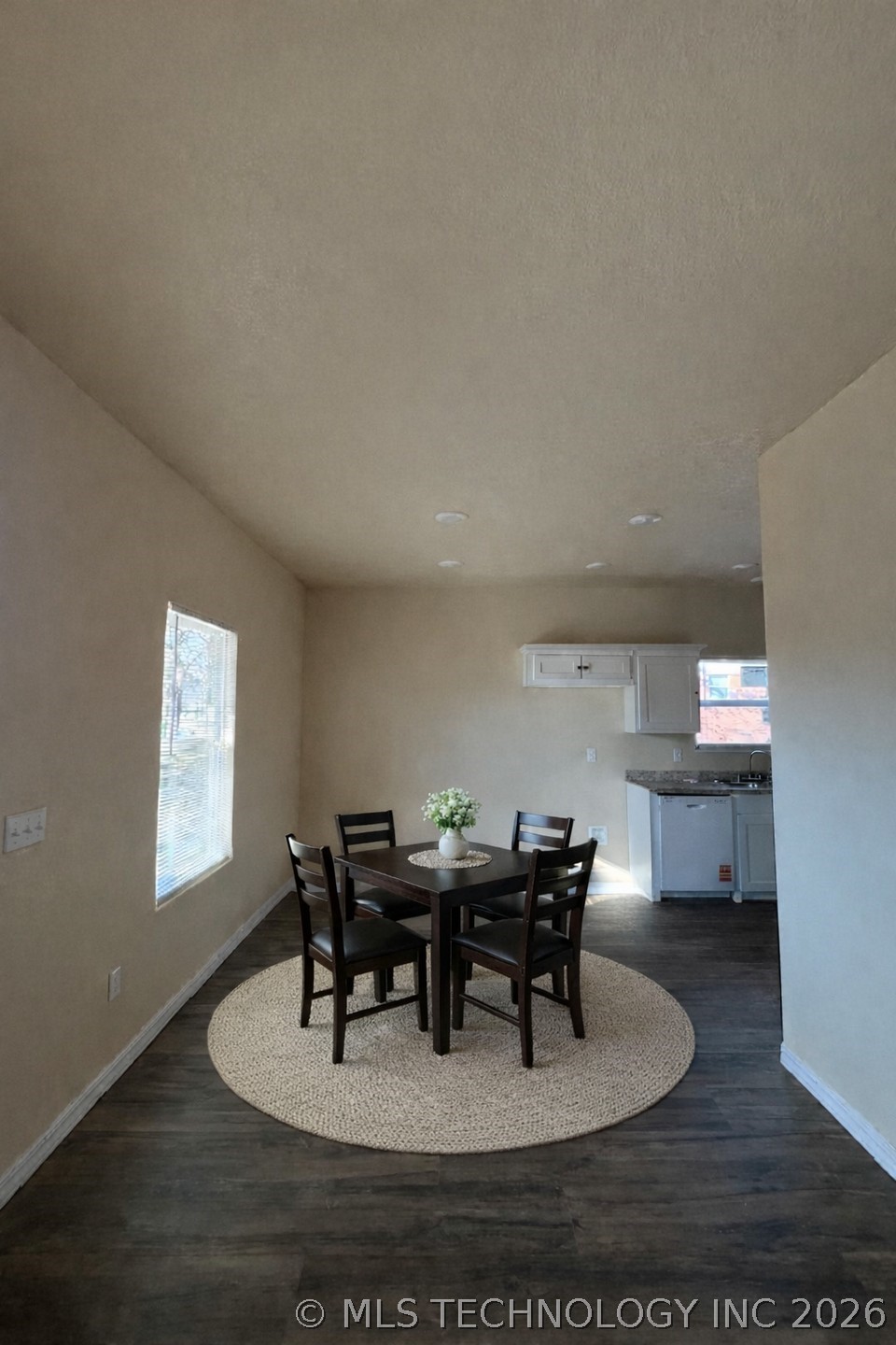 503 S Dogwood Street Property Photo 7