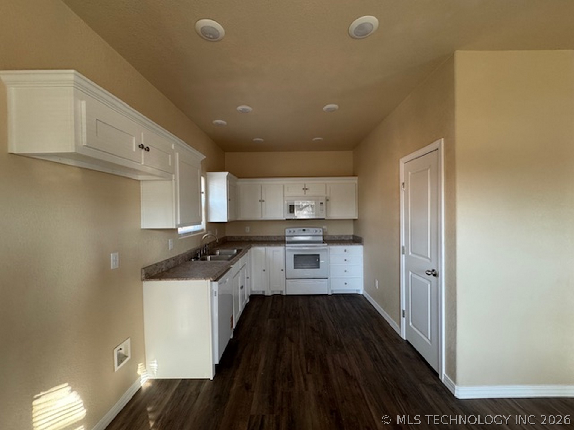 503 S Dogwood Street Property Photo 9