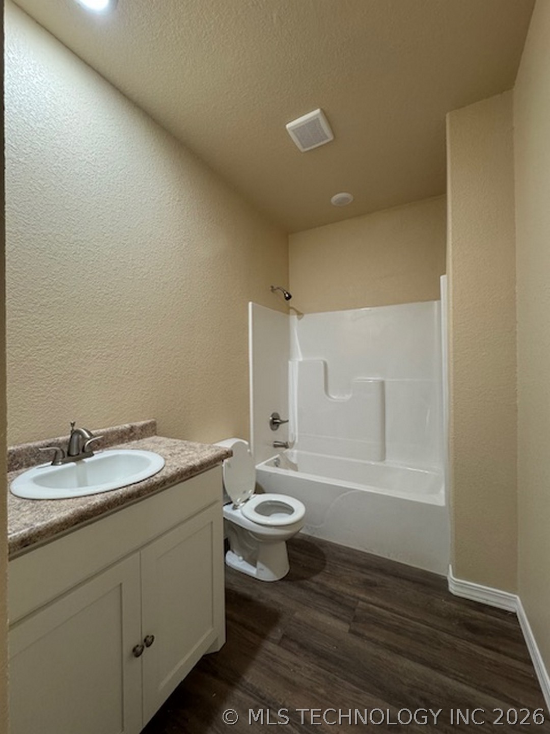 503 S Dogwood Street Property Photo 11