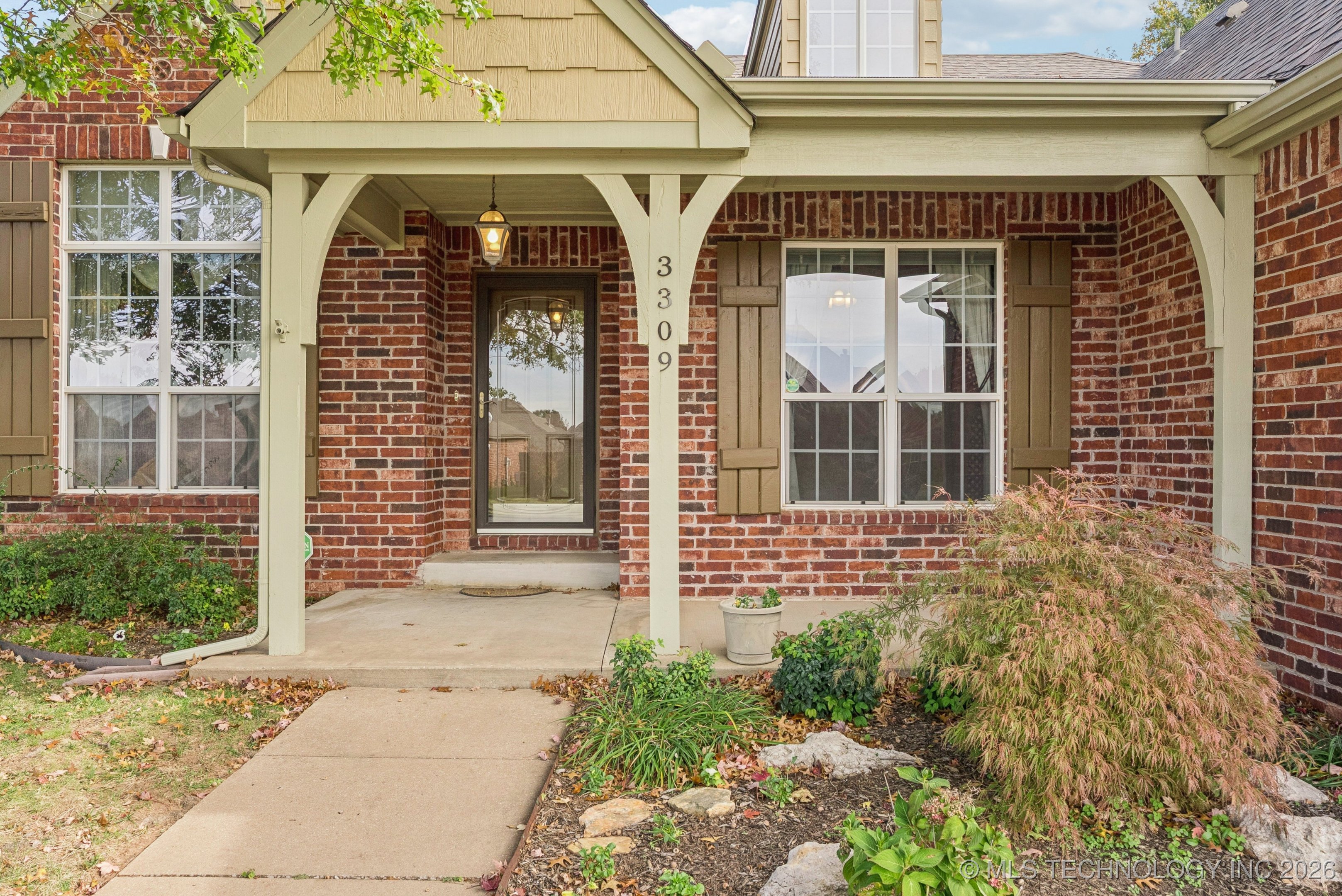 3309 N Gum Place Property Photo 4