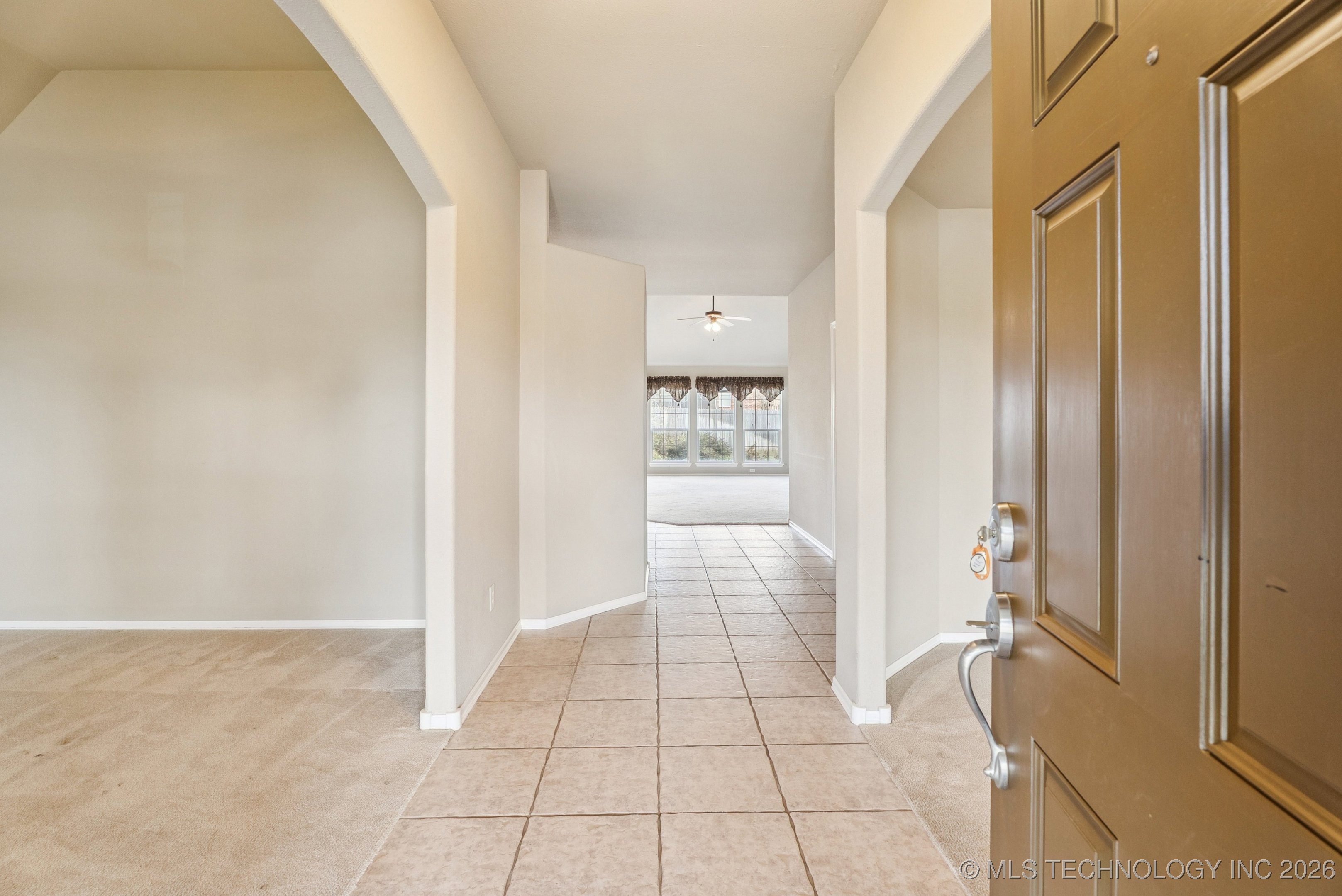 3309 N Gum Place Property Photo 5