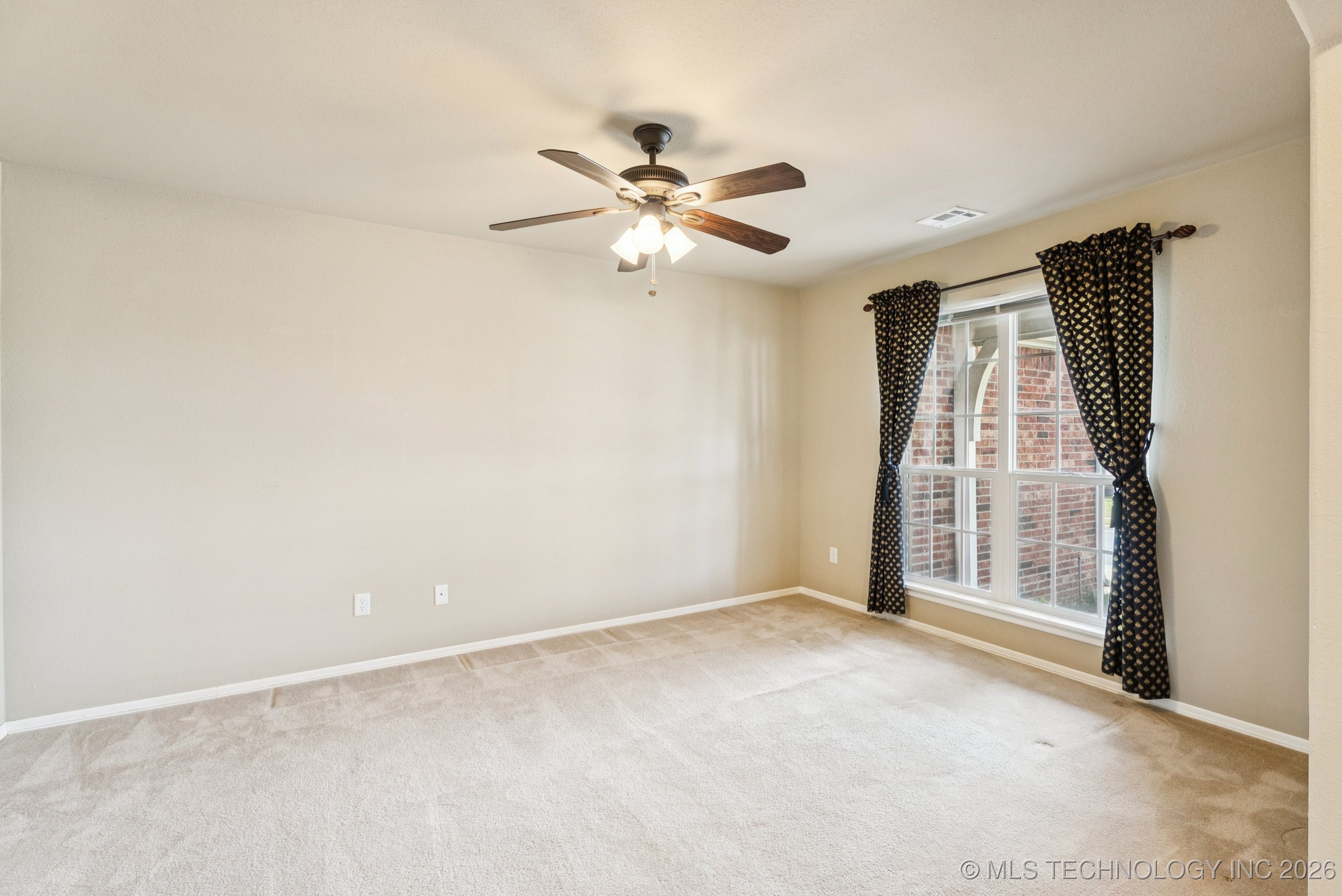 3309 N Gum Place Property Photo 7