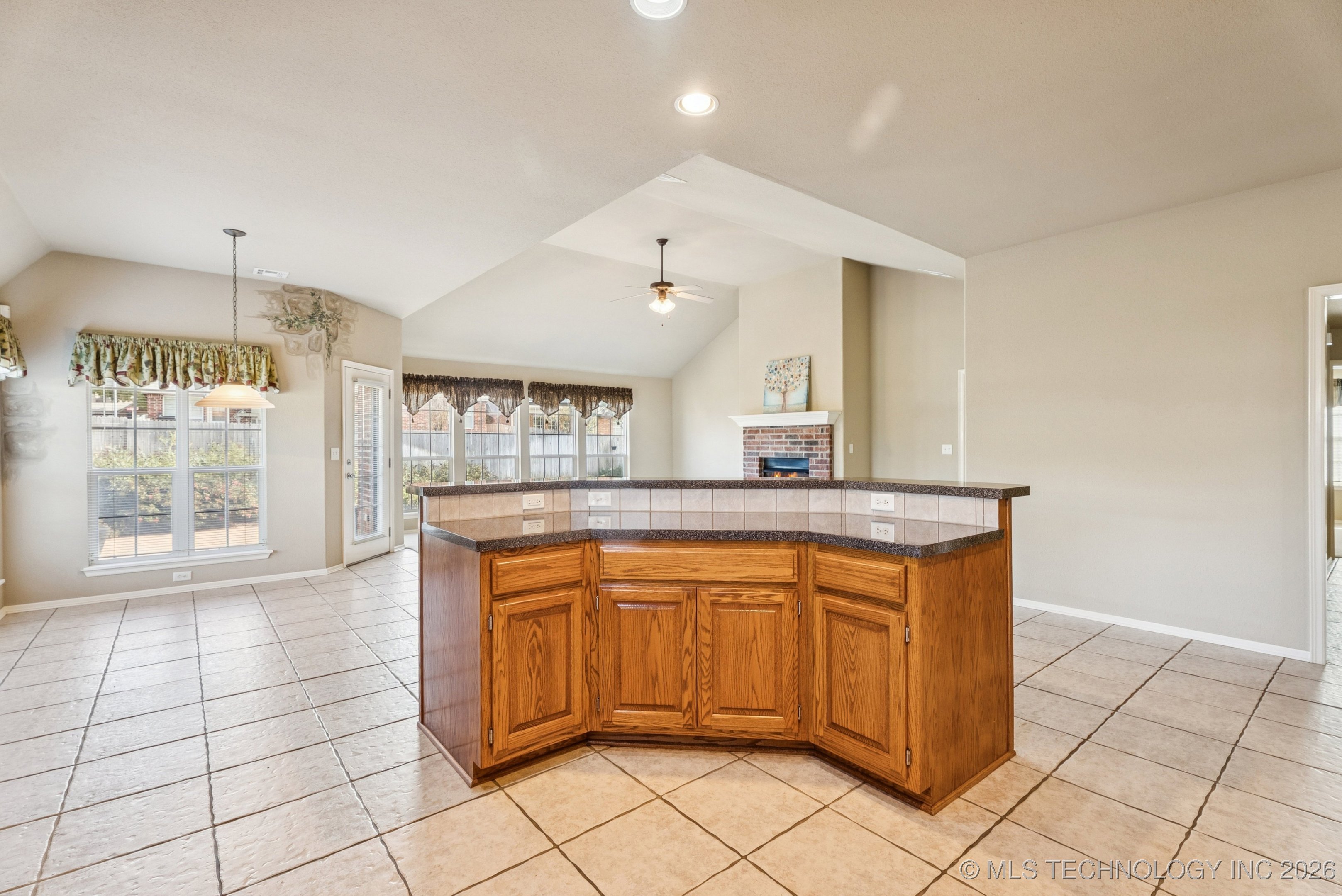 3309 N Gum Place Property Photo 19