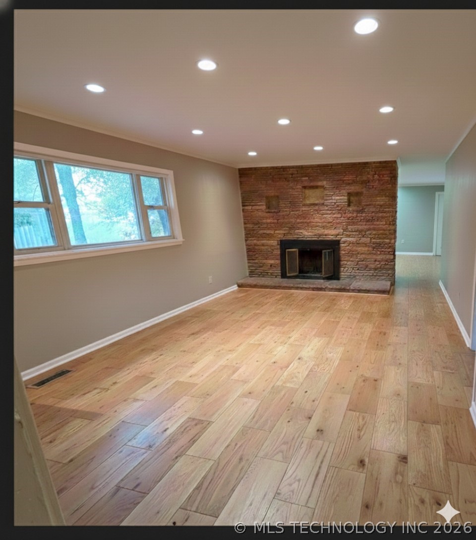 3525 S Urbana Avenue Property Photo 8