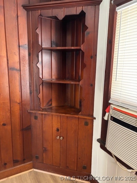 621 Kankakee Street Property Photo 8