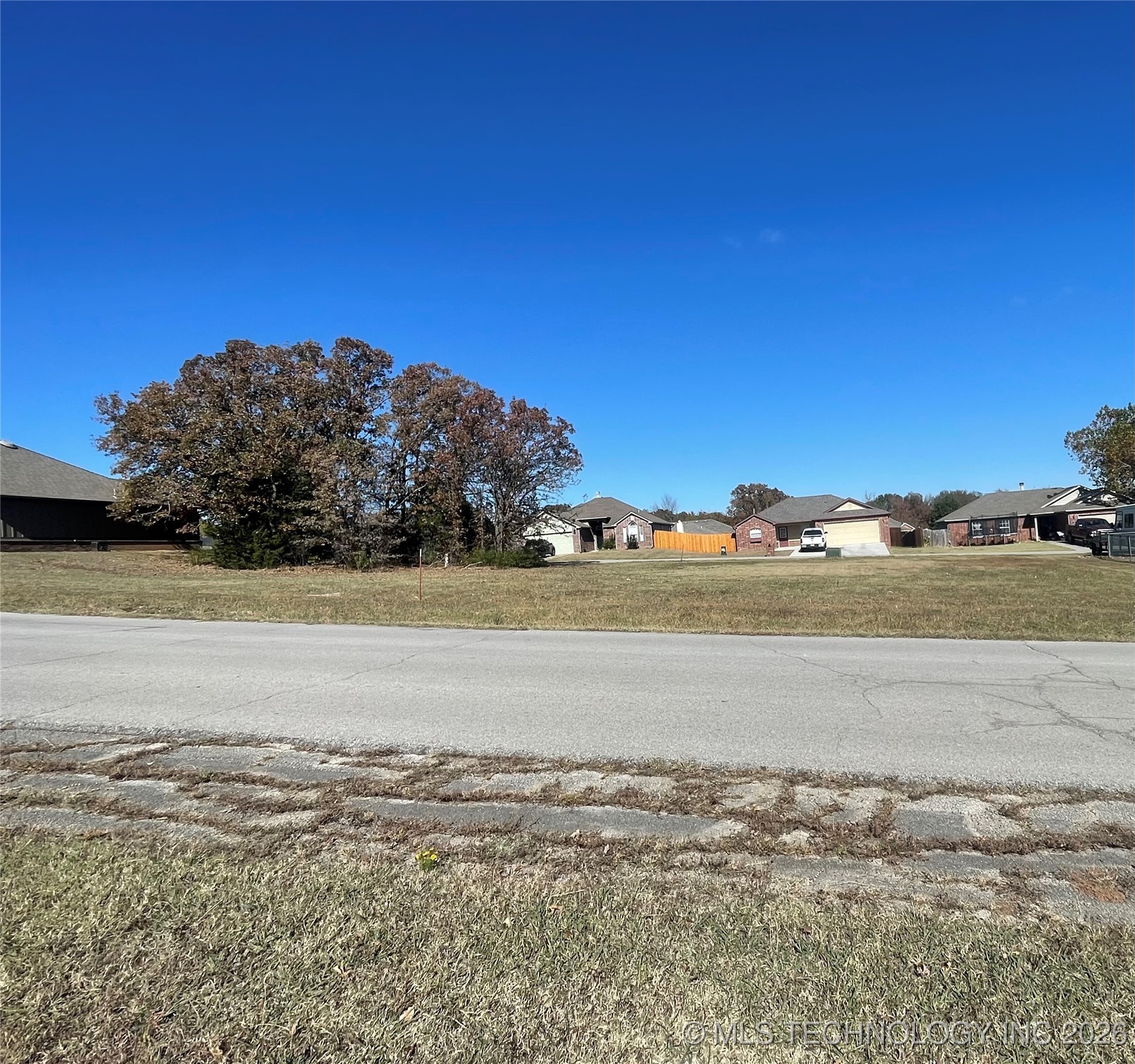 238 Grand Place Property Photo 3