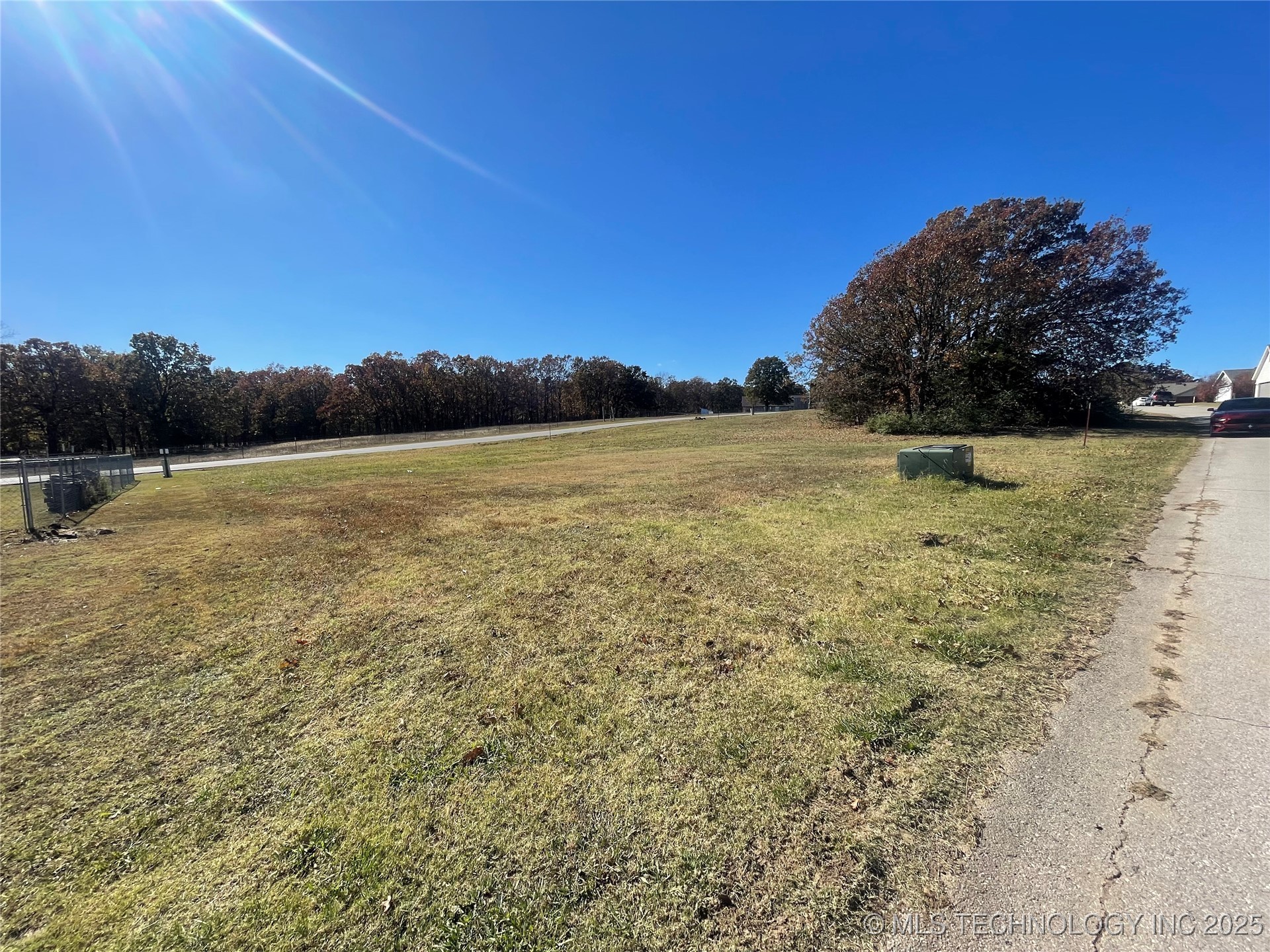 238 Grand Place Property Photo 5