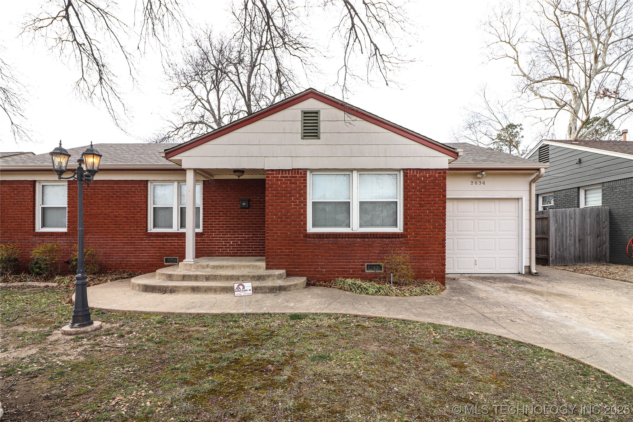 2634 S Urbana Avenue Property Photo 1