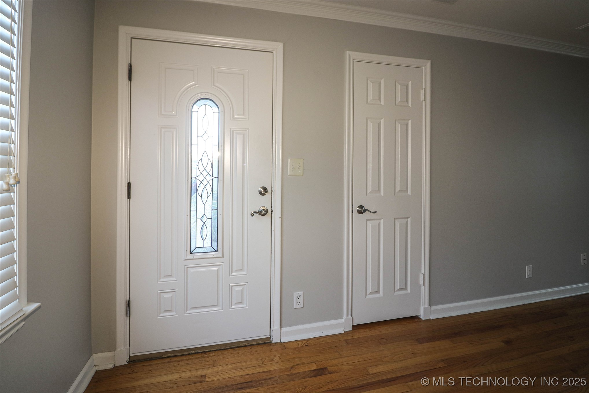 2634 S Urbana Avenue Property Photo 10