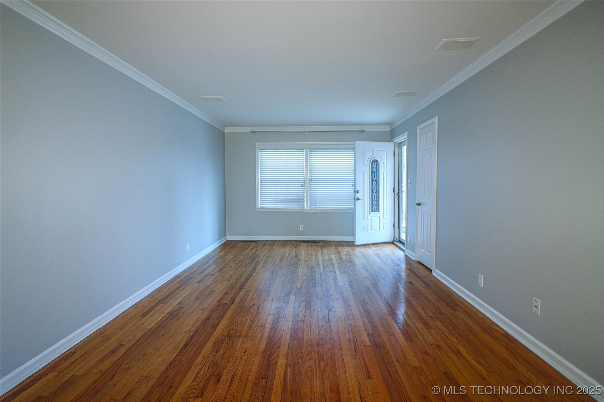 2634 S Urbana Avenue Property Photo 13