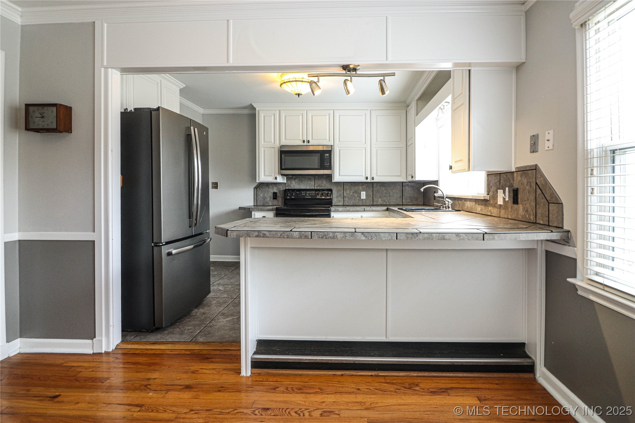 2634 S Urbana Avenue Property Photo 19