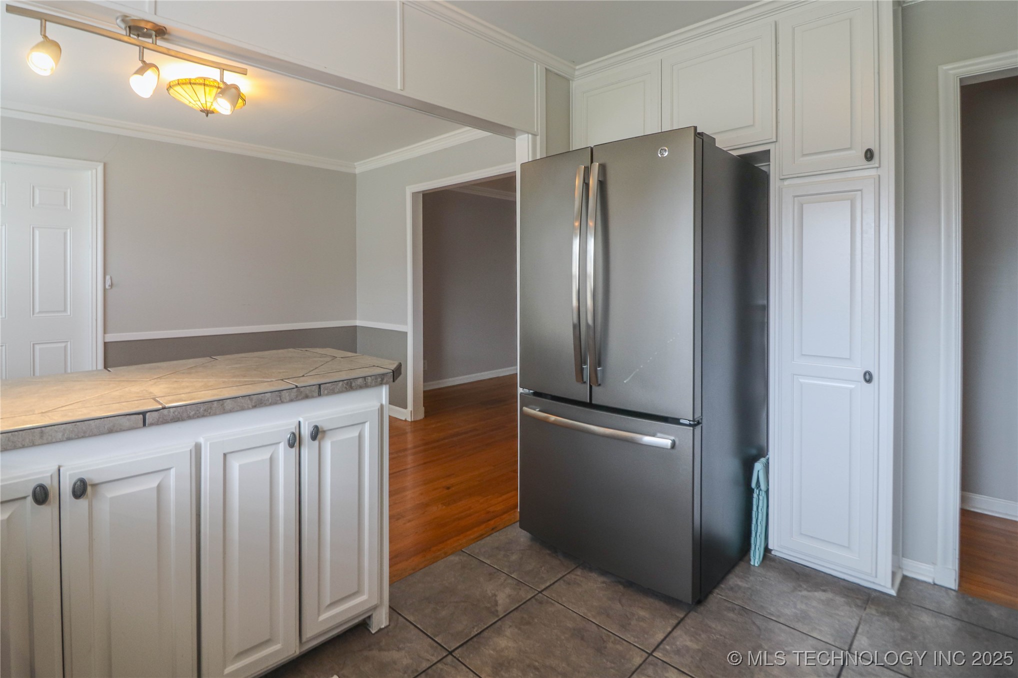 2634 S Urbana Avenue Property Photo 24