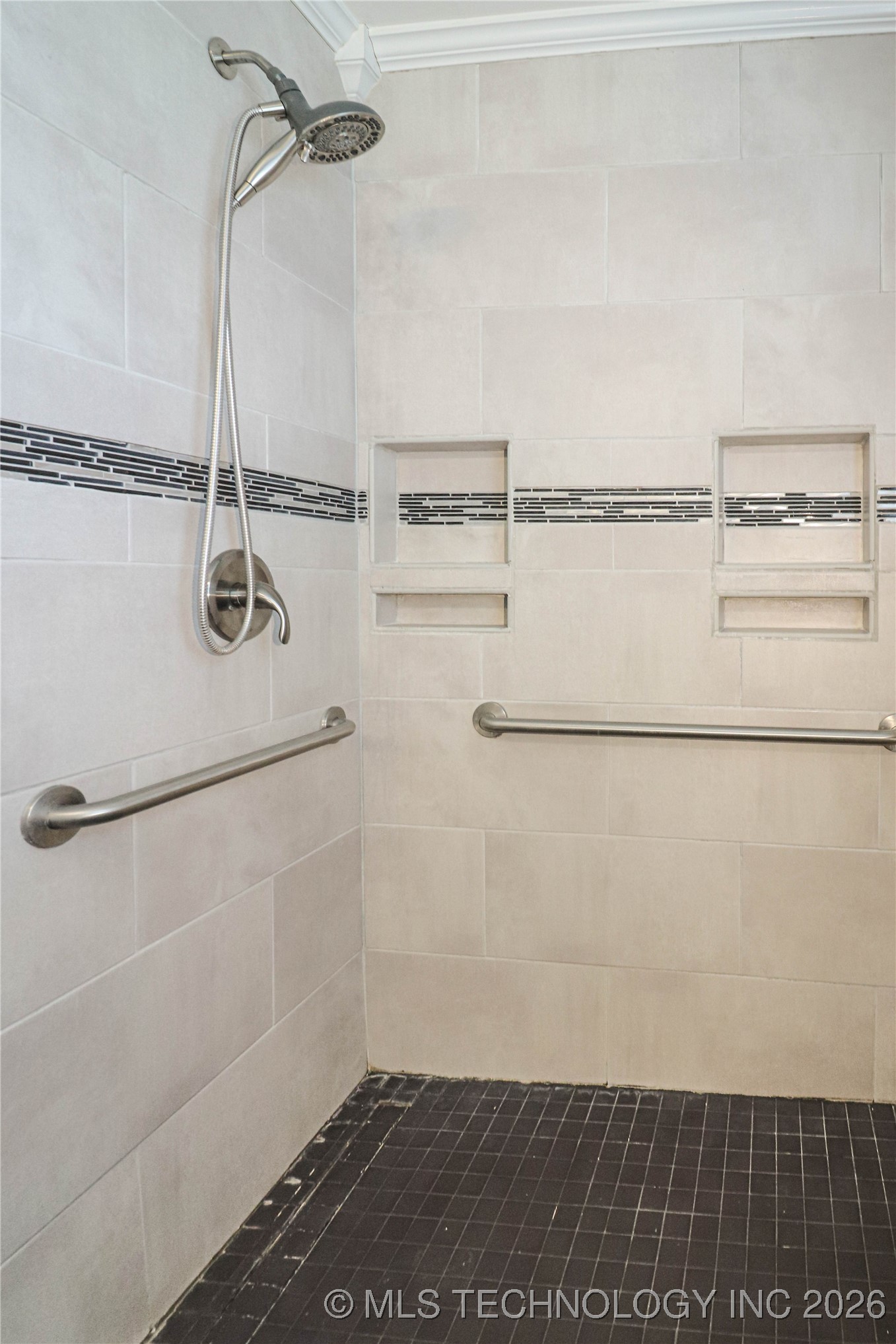 2634 S Urbana Avenue Property Photo 29