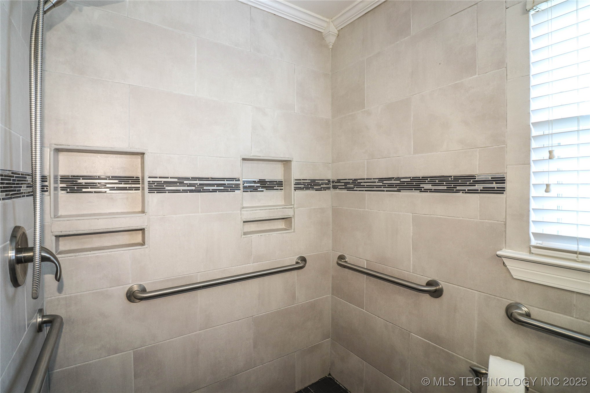 2634 S Urbana Avenue Property Photo 30