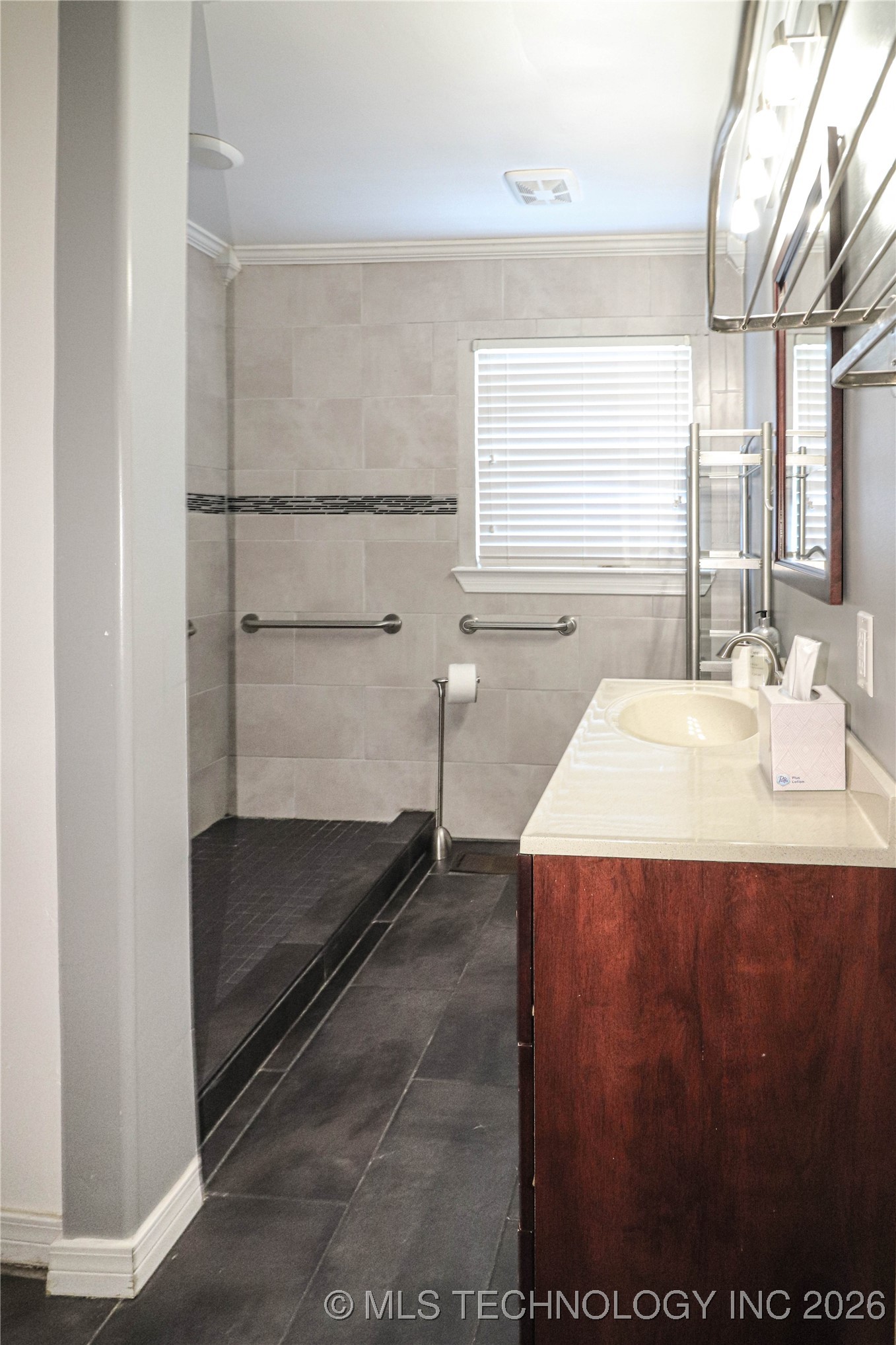 2634 S Urbana Avenue Property Photo 31