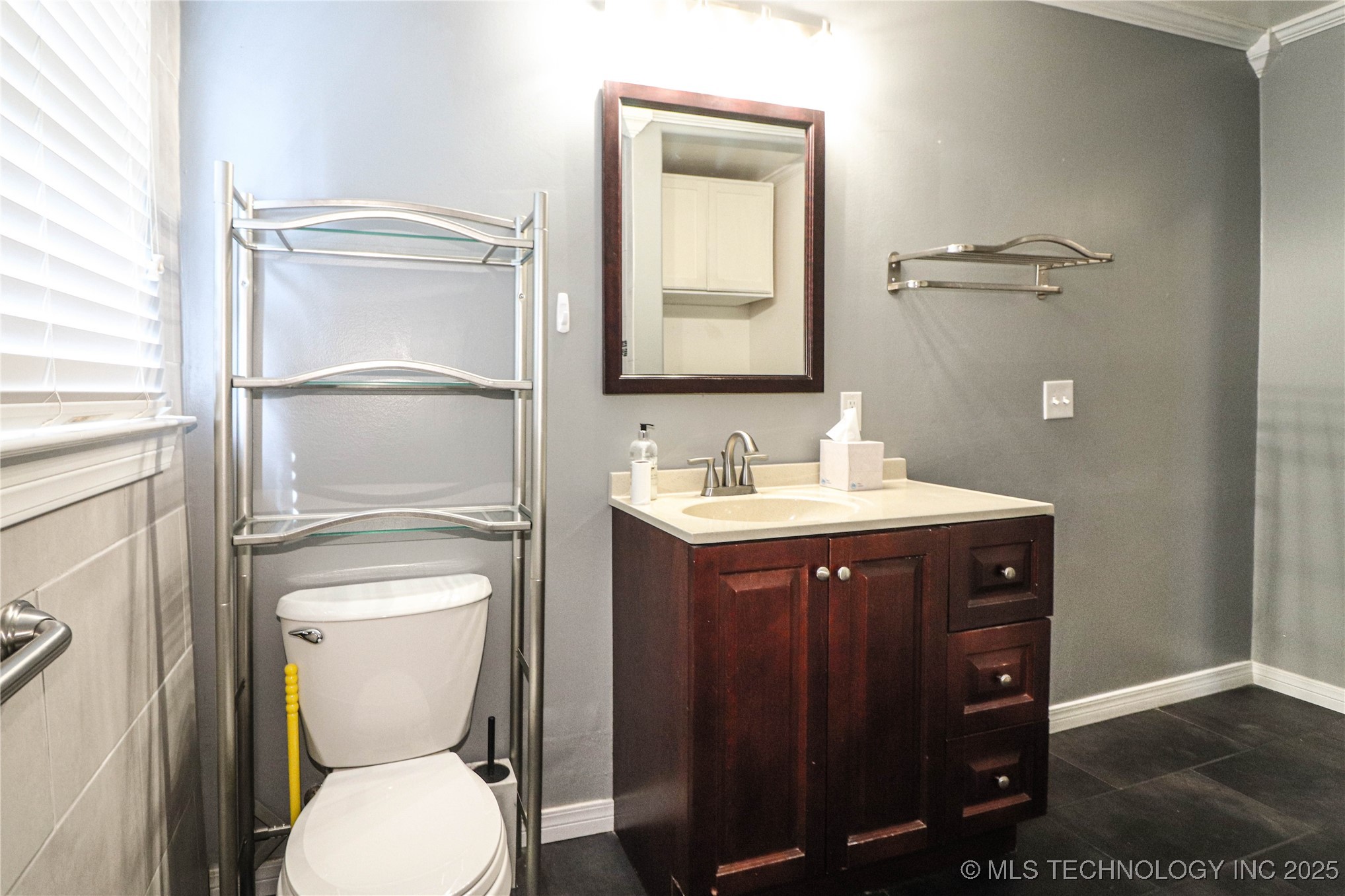 2634 S Urbana Avenue Property Photo 32