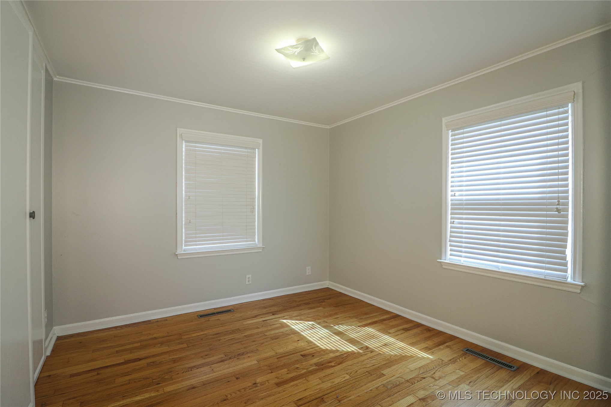 2634 S Urbana Avenue Property Photo 34