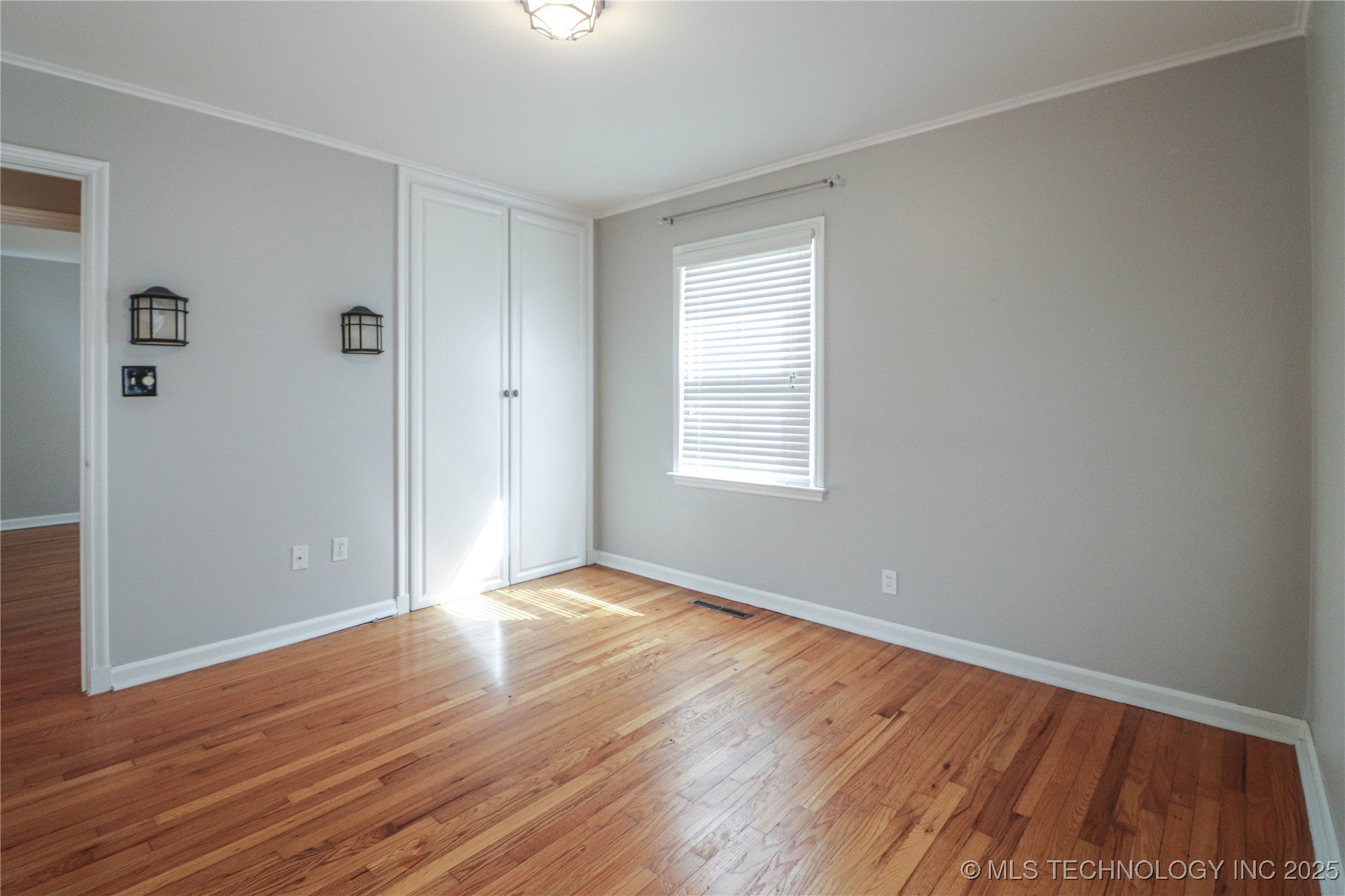 2634 S Urbana Avenue Property Photo 37