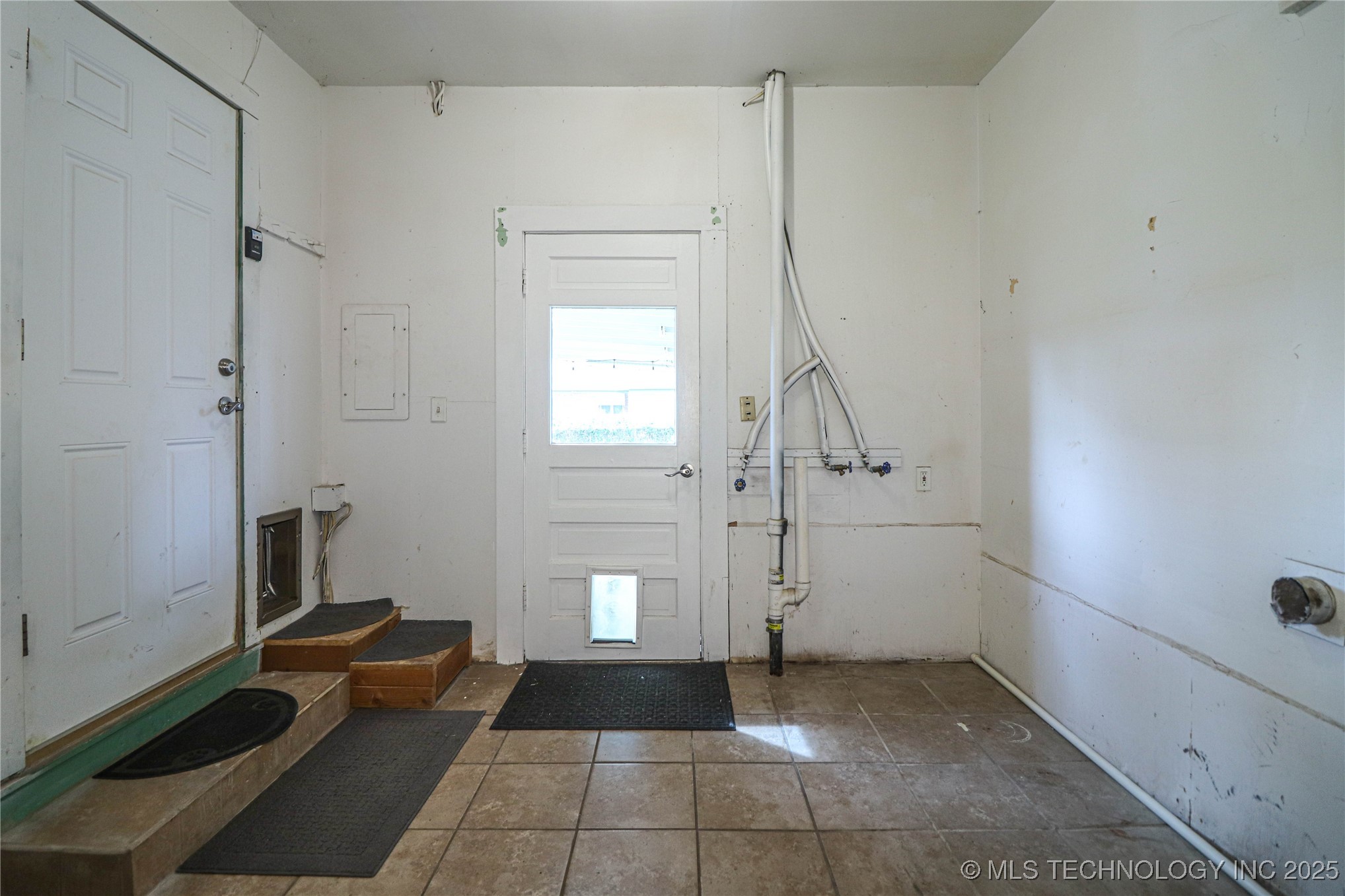 2634 S Urbana Avenue Property Photo 38