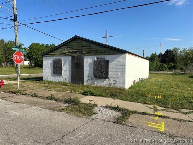 401 E 5th Street Property Photo 2